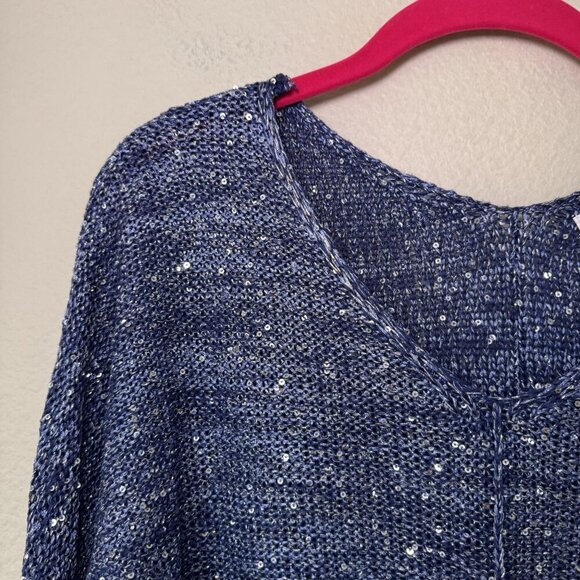 H Halston Silver Blue Sparkly Sequin Pull On V Neck Knit Sweater Size Medium - Picture 4 of 8